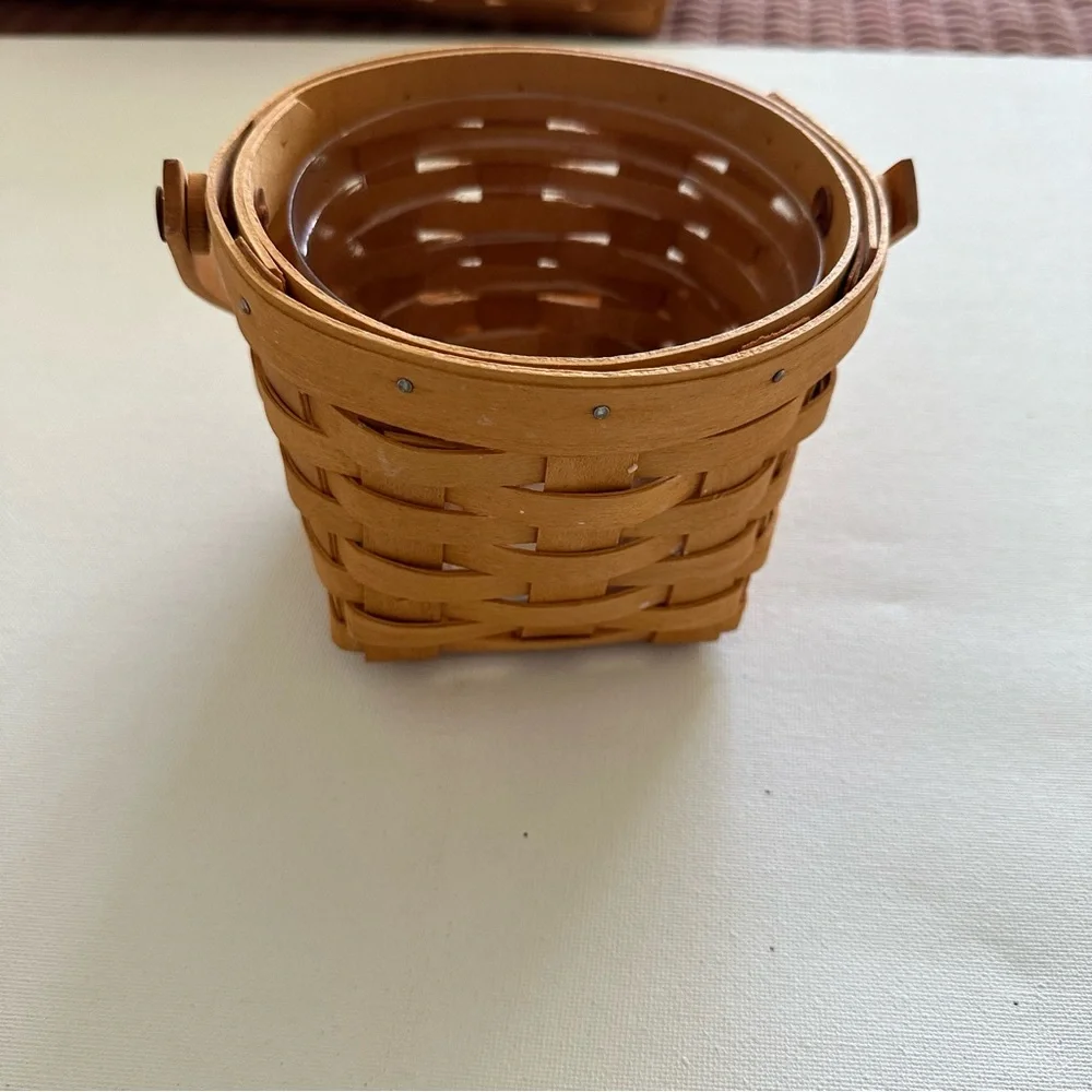 Longaberger vintage Tan Round Woven Basket with Insert